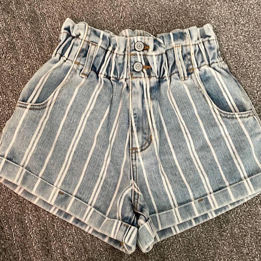 these are packing denim jean shorts